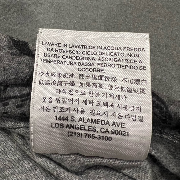 Guess - Skull King of Spades shirt - Medium - Picture 4 of 4